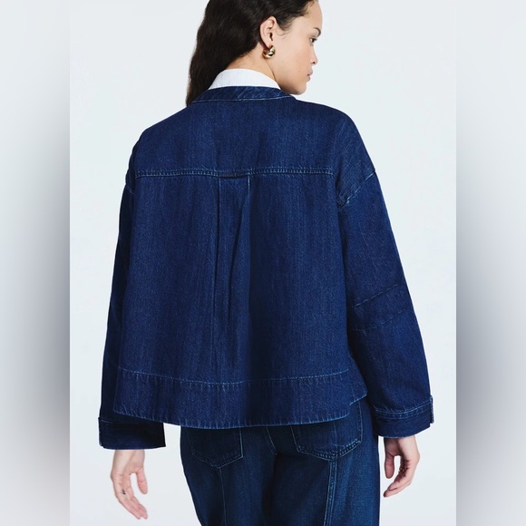 NWT Women's Cropped button down long sleeve Denim Jacket - Picture 2 of 9